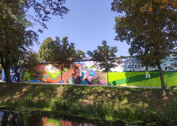 Mural na siedzibie Zakładu